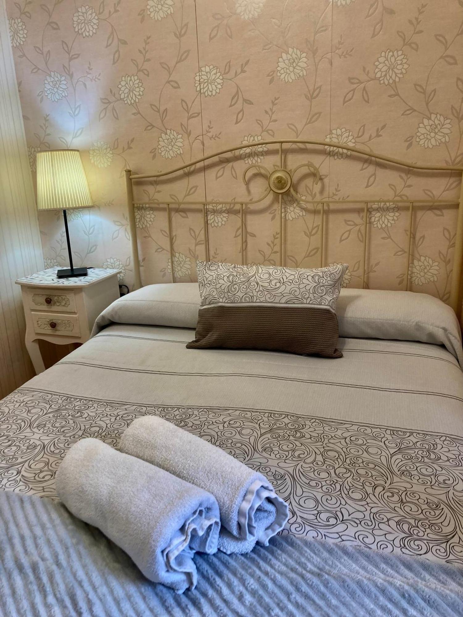 Bed and Breakfast La Alpargateria Вильяфранка-Монтес-де-Ока Экстерьер фото